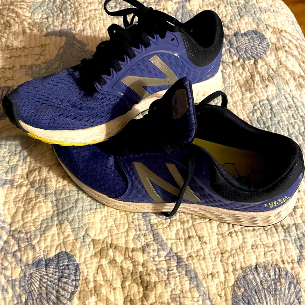 New Balance light running shoes-size 9